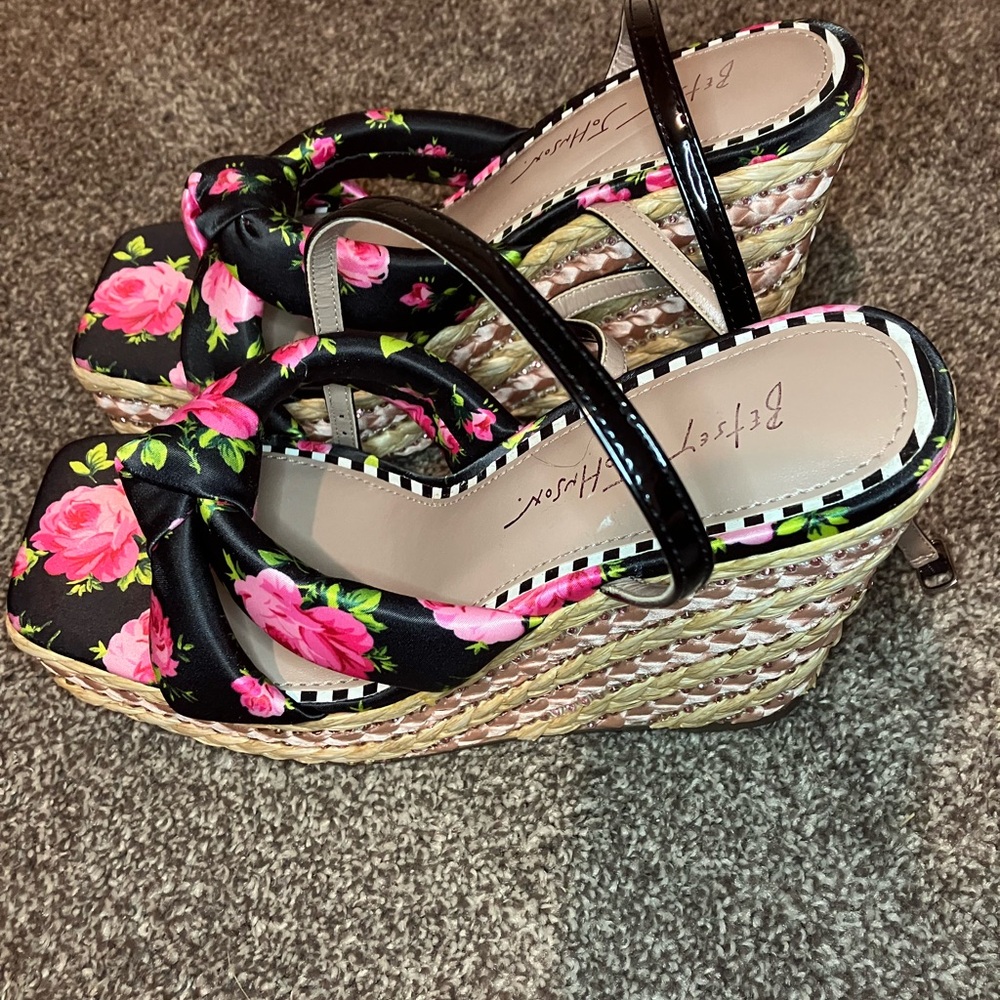 Betsey Johnson Black and Pink Wedge Espadrilles